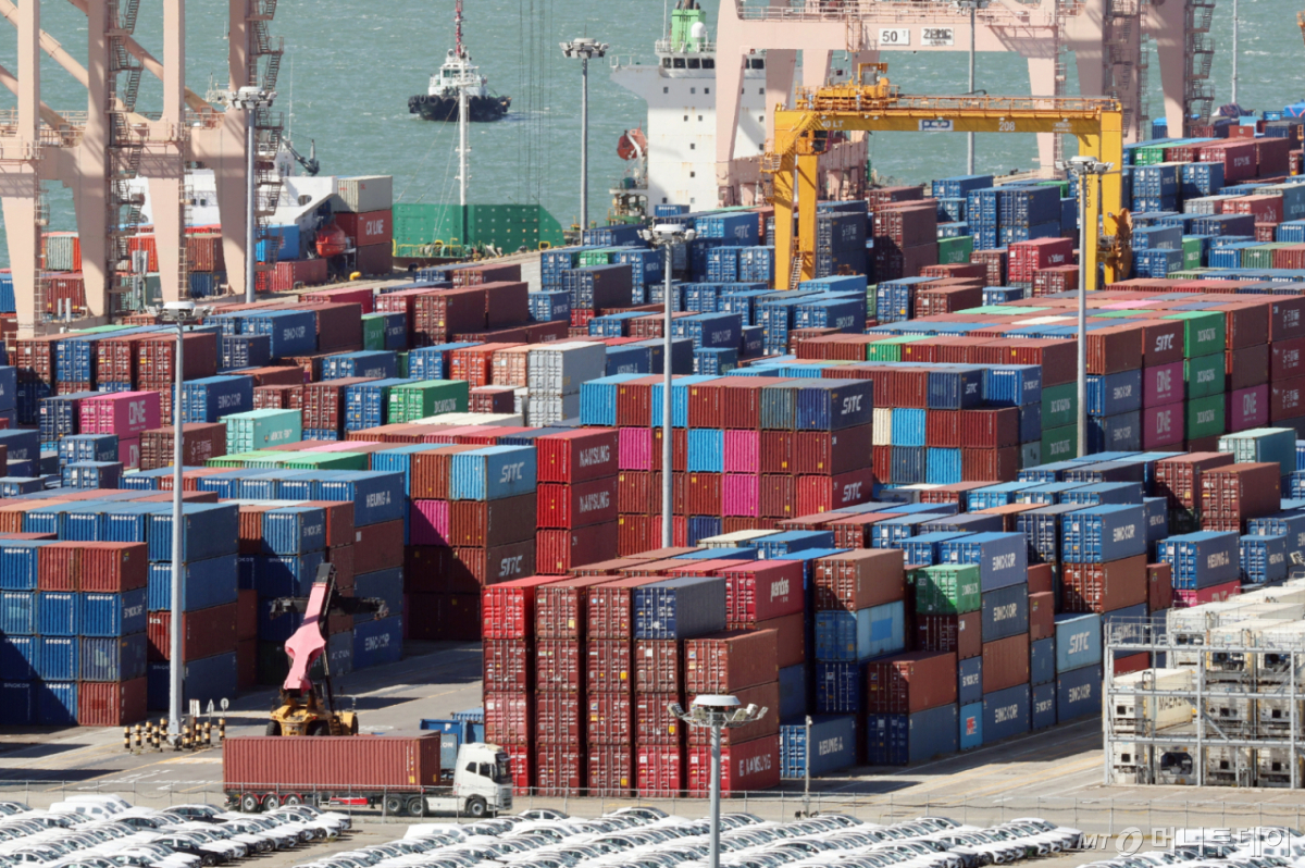 South Korea’s Export Volumes Surge as Oil Pushes Up Import Prices