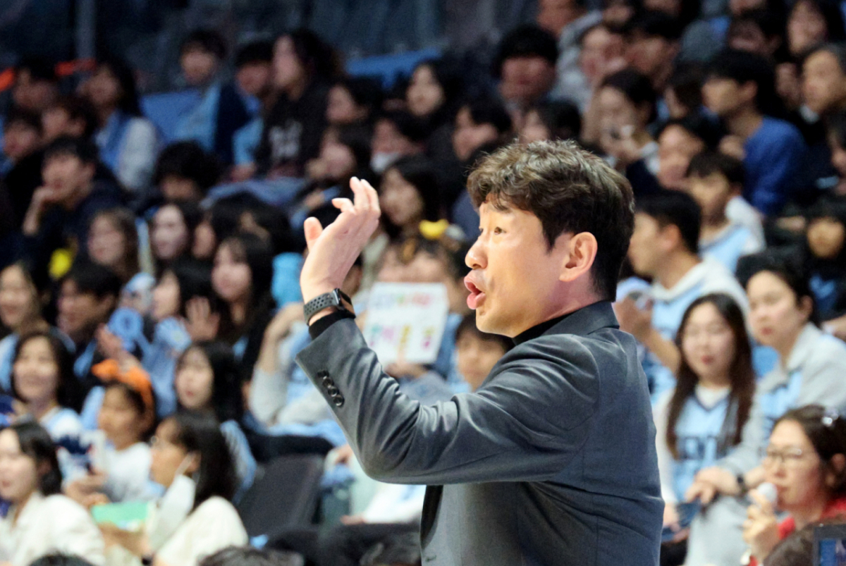 울산모비스 양동근 감독이 27일 고양소노아레나에서 열린 2025-2026 LG전자 프로농구 고양소노와 울산모비스 경기에서 선수들을 독려하고 있다. 2026. 01.27.를 /사진=강영조 cameratalks@