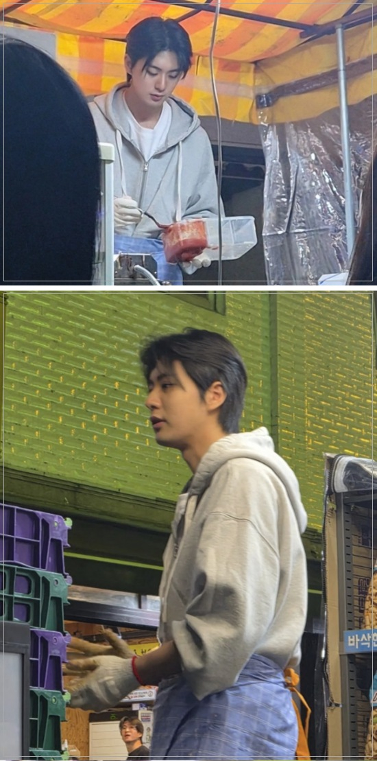 배우 차은우를 닮아 유명해진 경기 광명시의 붕어빵 노점 사장이 몰려드는 손님에 잠시 영업을 중단하겠다고 밝혔다./사진=SNS 캡처