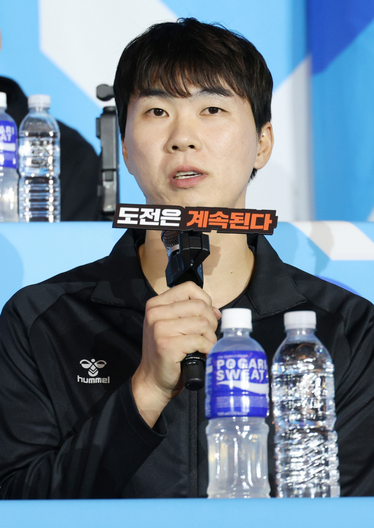 2026~2027시즌 프로배구 남자부 미디어데이가 8일서울 강남구 호텔리베라 청담에서 열렸다. OK저축은행 전광인이 기자들의 질문에 답하고 있다. /사진=김진경 대기자