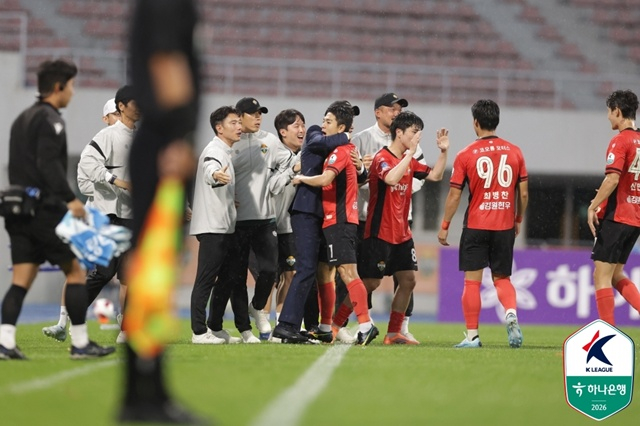 강원FC 선수단. /사진=한국프로축구연맹 제공