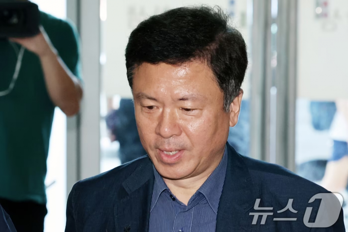 전하규 국방부 전 대변인이 서울 서초구 순직해병 특검(특별검사 이명현)으로 참고인 조사를 위해 출석하고 있다