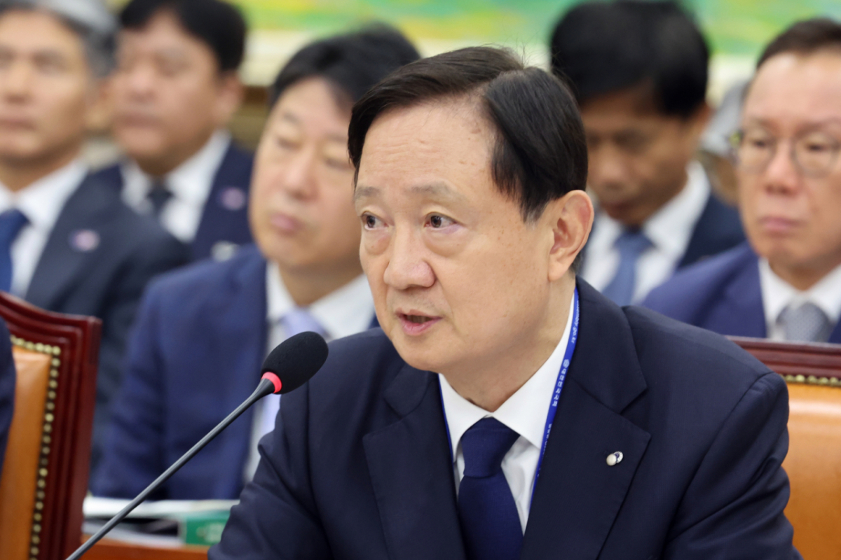 이찬진 금융감독원장이 19일 서울 여의도 국회 정무위원회에서 열린 금융감독원 등에 대한 국정감사에서 의원 질의에 답하고 있다. 2026.10.19/뉴스1