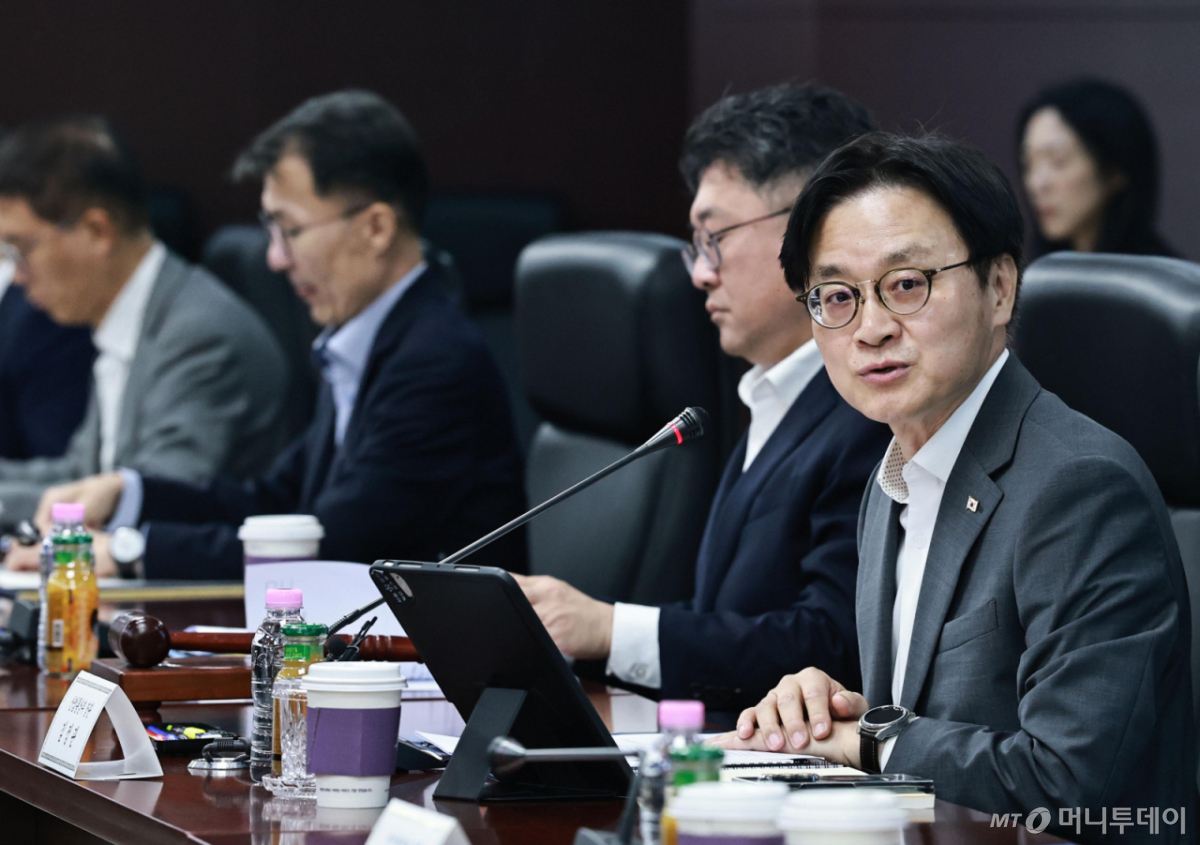 김정관 산업통상부 장관이 19일 서울 종로구 한국무역보험공사에서 열린 '제76회 산업기술보호위원회'에서 인사말을 하고 있다. /사진=뉴시스