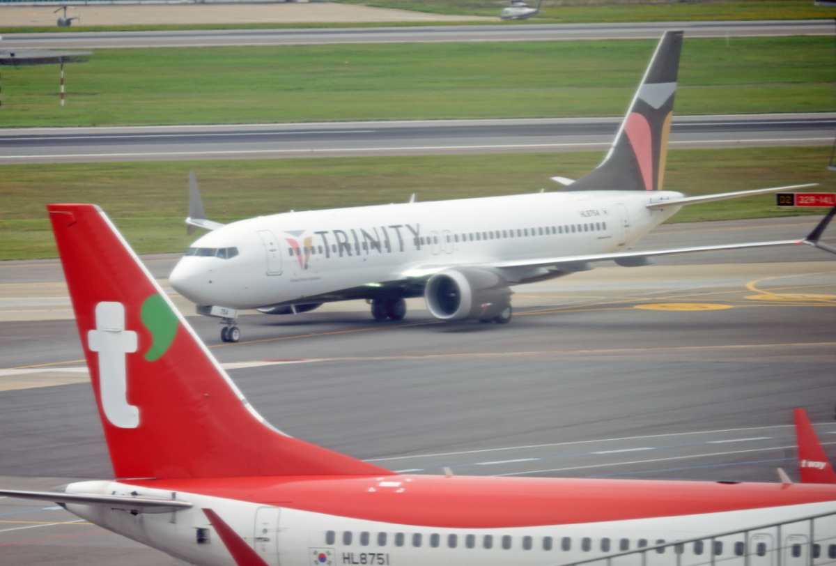 기사 이해를 돕기 위한 사진. 티웨이항공에서 명칭이 변경된 '트리니티항공'(Trinity Airways) 여객기가 지난달 10일 서울 강서구 김포국제공항에서 이동하는 모습./사진=뉴스1