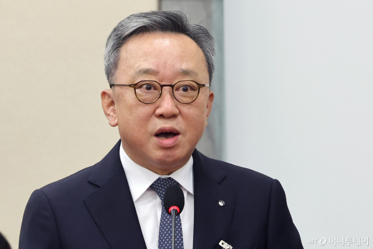 (서울=뉴스1) 황기선 기자 = 정상혁 신한은행장이 19일 서울 여의도 국회 정무위원회의에서 열린 금융감독원 등에 대한 국정감사에서 의원 질의에 답하고 있다. 2026.10.19/뉴스1 Copyright © 뉴스1. All rights reserved. 무단 전재 및 재배포, AI학습 이용 금지. /사진=(서울=뉴스1) 황기선 기자