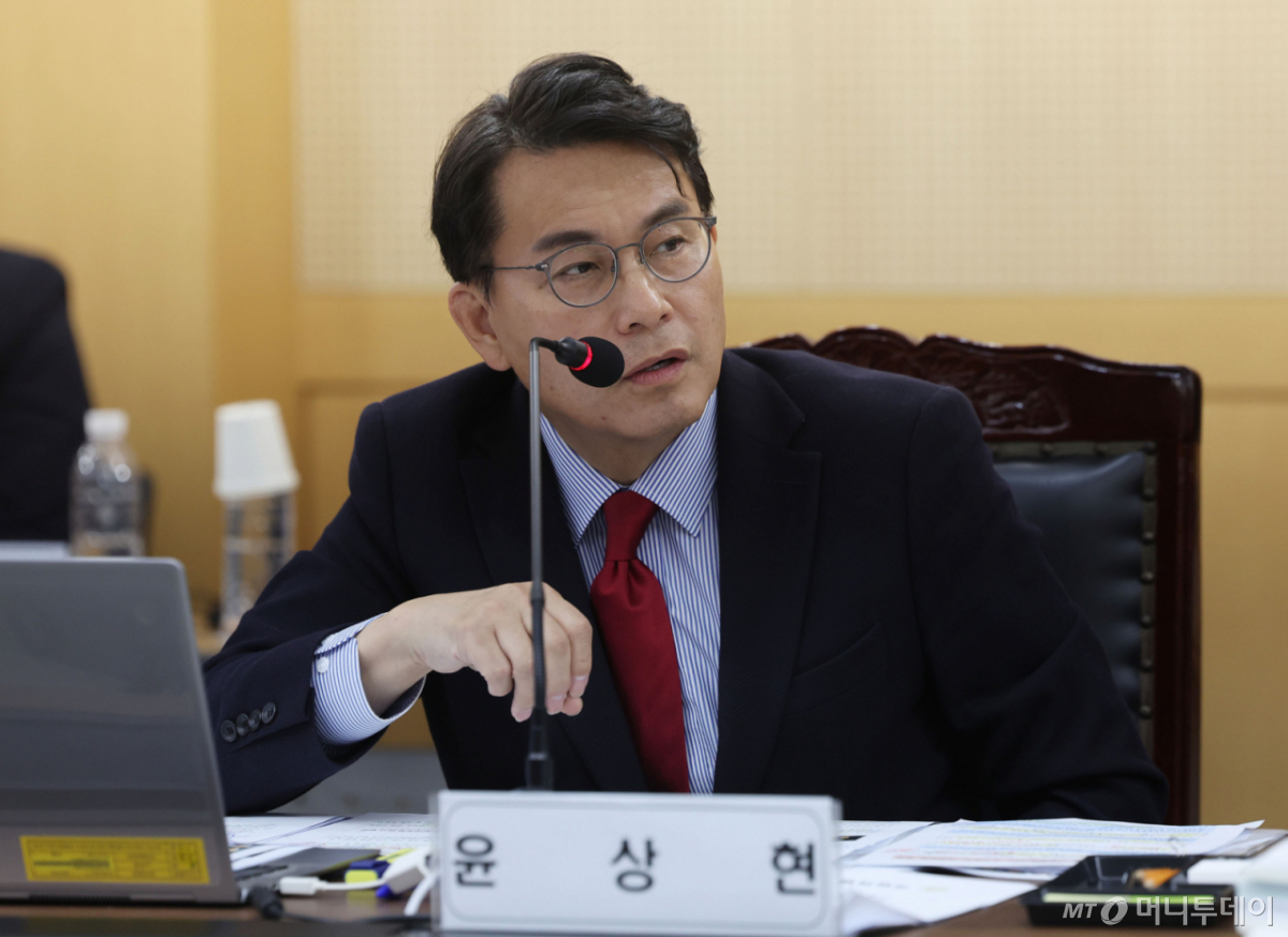 (광주=뉴스1) 박지현 기자 = 윤상현 국민의힘 의원이 20일 전남광주통합특별시 동구 광주지방법원에서 열린 국회 법제사법위원회의 광주·전주·대전·제주 지역 각급 법원에 대한 국정감사에서 질의하고 있다. 2026.10.20/뉴스1 Copyright © 뉴스1. All rights reserved. 무단 전재 및 재배포, AI학습 이용 금지. /사진=(광주=뉴스1) 박지현 기자
