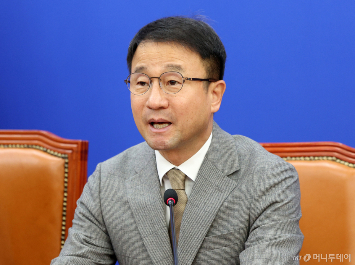 한병도 더불어민주당 원내대표가 20일 서울 여의도 국회에서 열린 국정감사 대책회의에서 발언하고 있다./사진=뉴시스