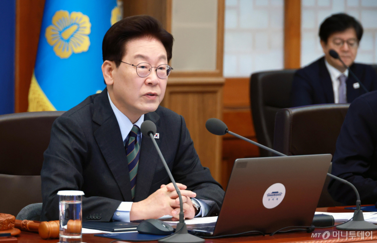 [서울=뉴시스] 김진아 기자 = 이재명 대통령이 20일 청와대에서 열린 국무회의에서 발언하고 있다. 2026.10.20. bluesoda@newsis.com /사진=김진아