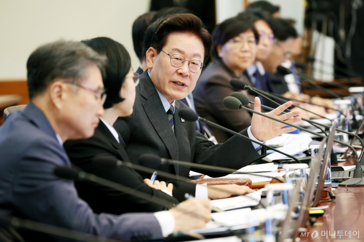 [서울=뉴시스] 김진아 기자 = 이재명 대통령이 20일 청와대에서 열린 국무회의에서 발언하고 있다. 2026.10.20. bluesoda@newsis.com /사진=
