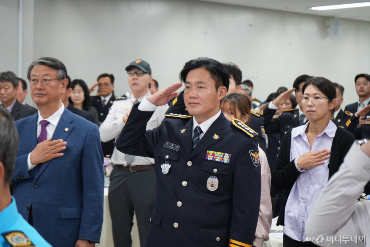 김경운 서울 중부경찰서장이 21일 경찰서에서 열린 제81회 경찰의날 행사에 참석한 모습./사진제공=중부경찰서.