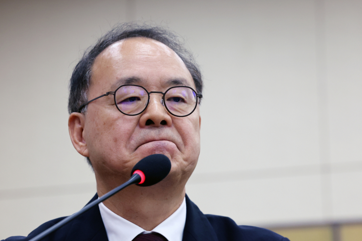 이용수 대한축구협회 회장 직무대행이 21일 서울 여의도 국회 문화체육관광위원회에서 열린 대한체육회 등에 대한 국정감사에서 증인으로 출석, 의원 질의를 경청하고 있다. / 사진 = 뉴스1