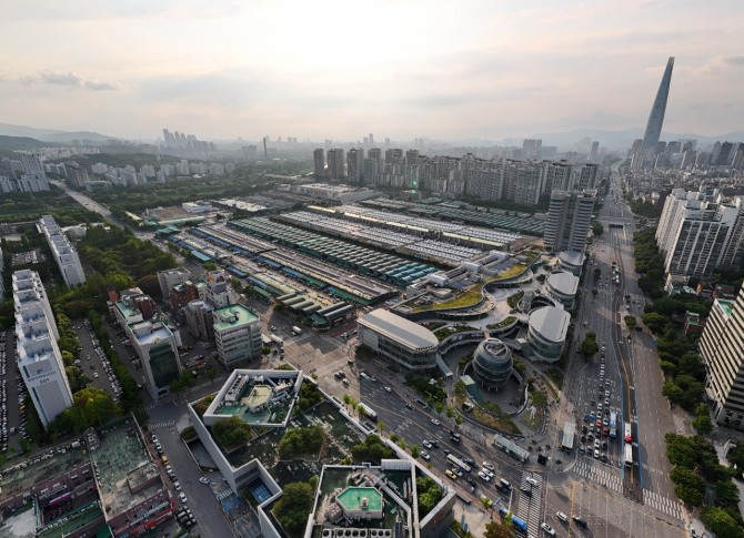 서울시 송파구 양재대로에 위치한 가락동 농수산물시장 전경/사진제공=서울시농수산식품공사