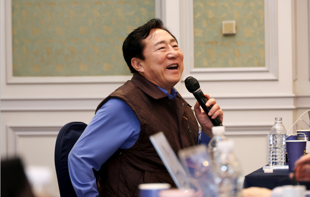 Kim Ki-moon, chairman of the Korea Federation of SMEs, answers reporters' questions at a press conference during the 2026 KBIZ Leaders Forum at Lotte Hotel Jeju on Thursday. / Courtesy of KBIZ