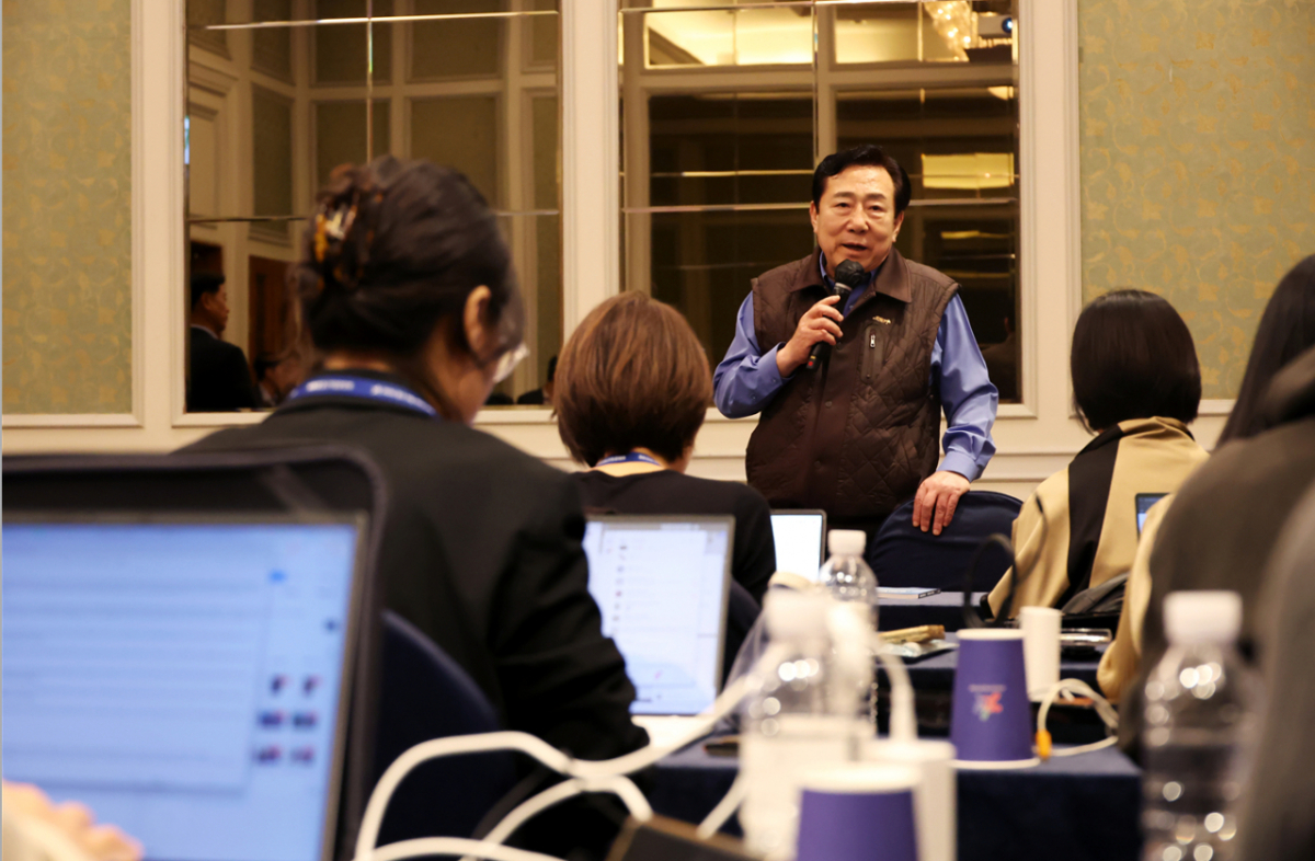 Kim Ki-moon, chairman of the Korea Federation of SMEs, answers reporters' questions at a press conference during the 2026 KBIZ Leaders Forum at Lotte Hotel Jeju on Oct. 22. / Courtesy of KBIZ
