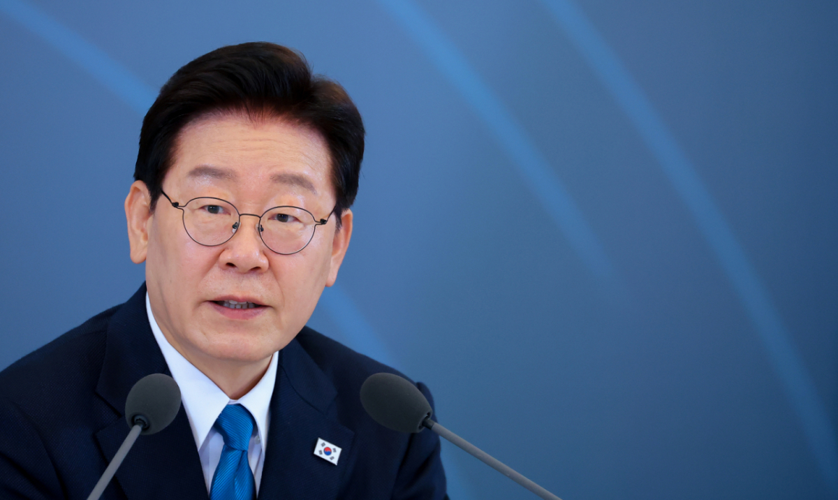 (서울=뉴스1) 이재명 기자 = 이재명 대통령이 15일 청와대에서 열린 규제합리화위원회 제1차 전체회의에서 발언을 하고 있다. 2026.4.15/뉴스1 Copyright © 뉴스1. All rights reserved. 무단 전재 및 재배포, AI학습 이용 금지. /사진=(서울=뉴스1) 이재명 기자
