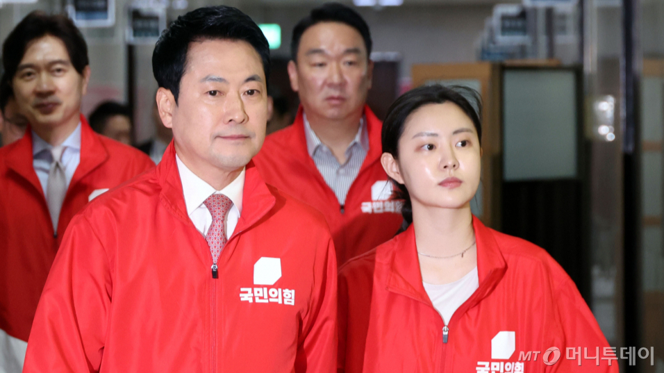 장동혁 국민의힘 대표와 최지예 전 국민의힘 상임선거대책위원장/사진=뉴시스