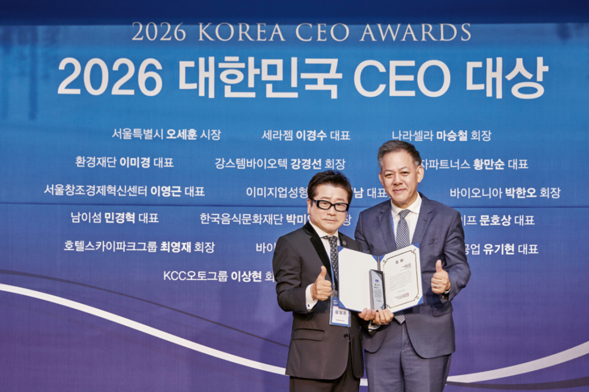 (우)이상현 회장/사진제공=KCC정보통신
