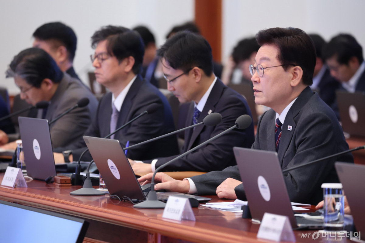 [서울=뉴시스] 조성봉 기자= 이재명 대통령이 22일 청와대에서 열린 수석보좌관회의에서 발언하고 있다. (청와대통신사진기자단) 2026.10.22. suncho21@newsis.com /사진=조성봉