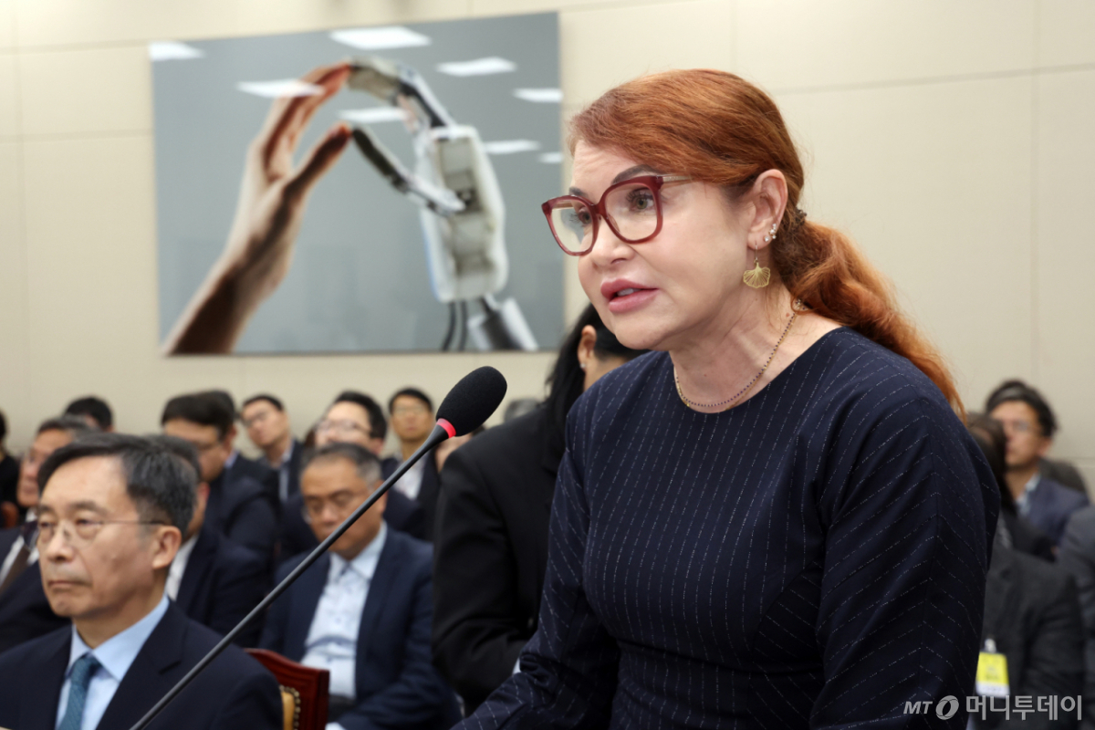 Kathleen Lin, Senior Director of Global External Cooperation and Market Development for the Asia-Pacific region at X (formerly Twitter), answers questions from lawmakers during a comprehensive audit on the Broadcasting Media Communications Commission and other bodies held at the Korea Communications Commission in Yeouido, Seoul, on the 22nd. October 22, 2026 / NEWS1 Copyright © NEWS1. All rights reserved. Unauthorized reproduction and redistribution, as well as use for AI learning, are prohibited.
