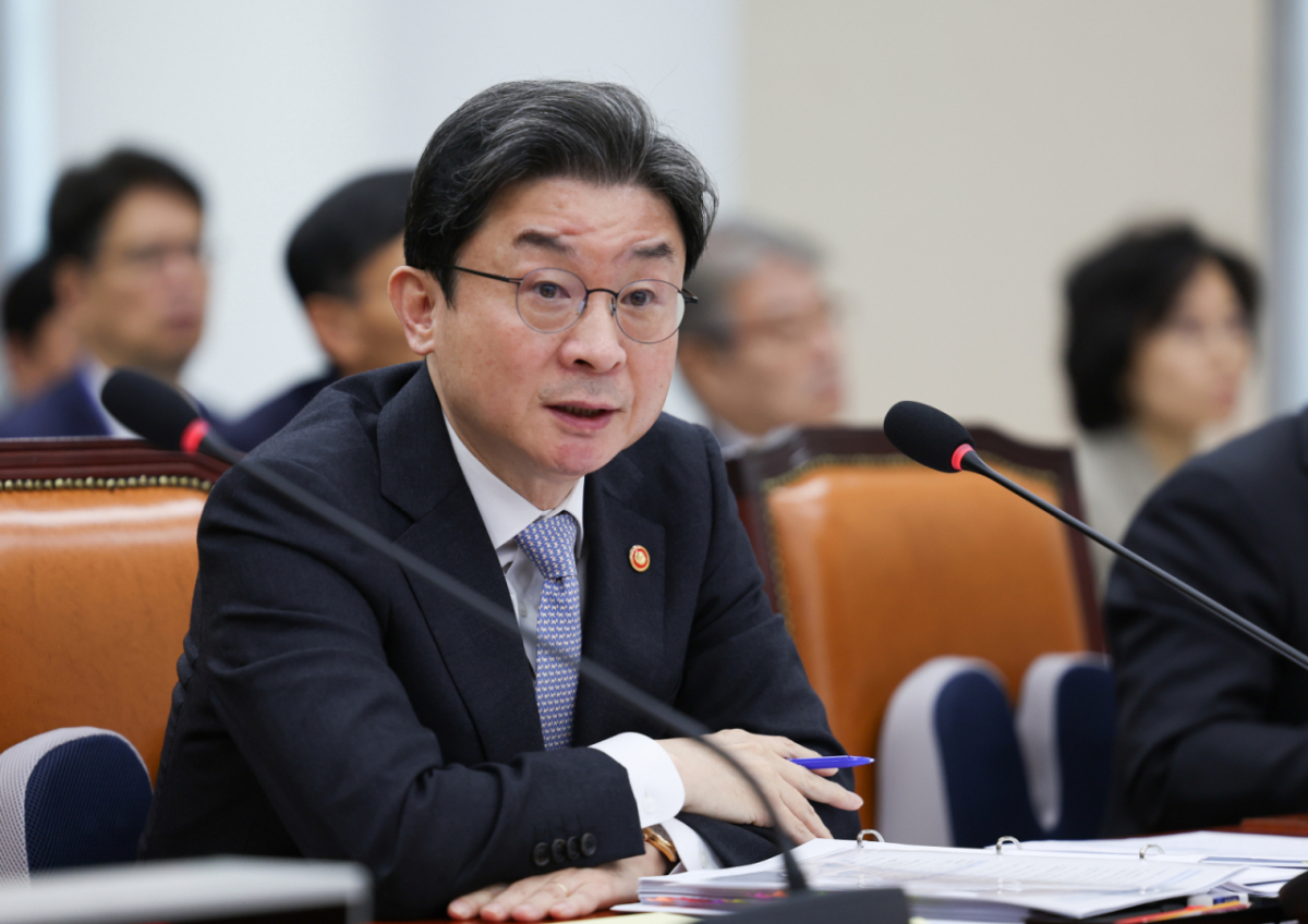 이억원 금융위원회 위원장이 22일 오전 서울 여의도 국회에서 열린 재정경제위원회 종합국정감사에서 질의에 답하고 있다. 뉴시스