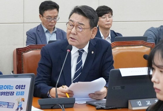 김교흥 의원./사진제공=머투 DB