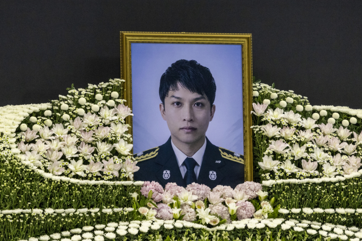 지난 19일 경기 부천시 부천체육관에서 엄수된 고 김진석 소방위 영결식에 영정사진 보이고 있다/사진=시대