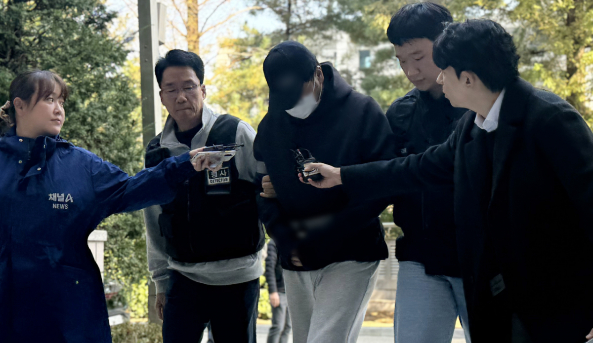 사진은 참고 이미지로 구속 전 피의자 심문(영장실질심사)을 받기 위해 인천지법에 출석하는 가해자 일당 중 한명. /사진=뉴스1