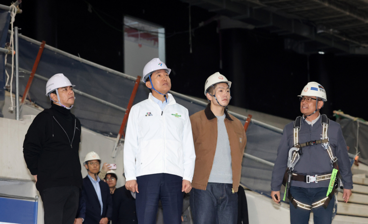 오세훈 서울시장이 23일 오전 도봉구 창동 서울아레나 공사현장을 방문해 현장을 살펴보고 있다./사진=뉴스1