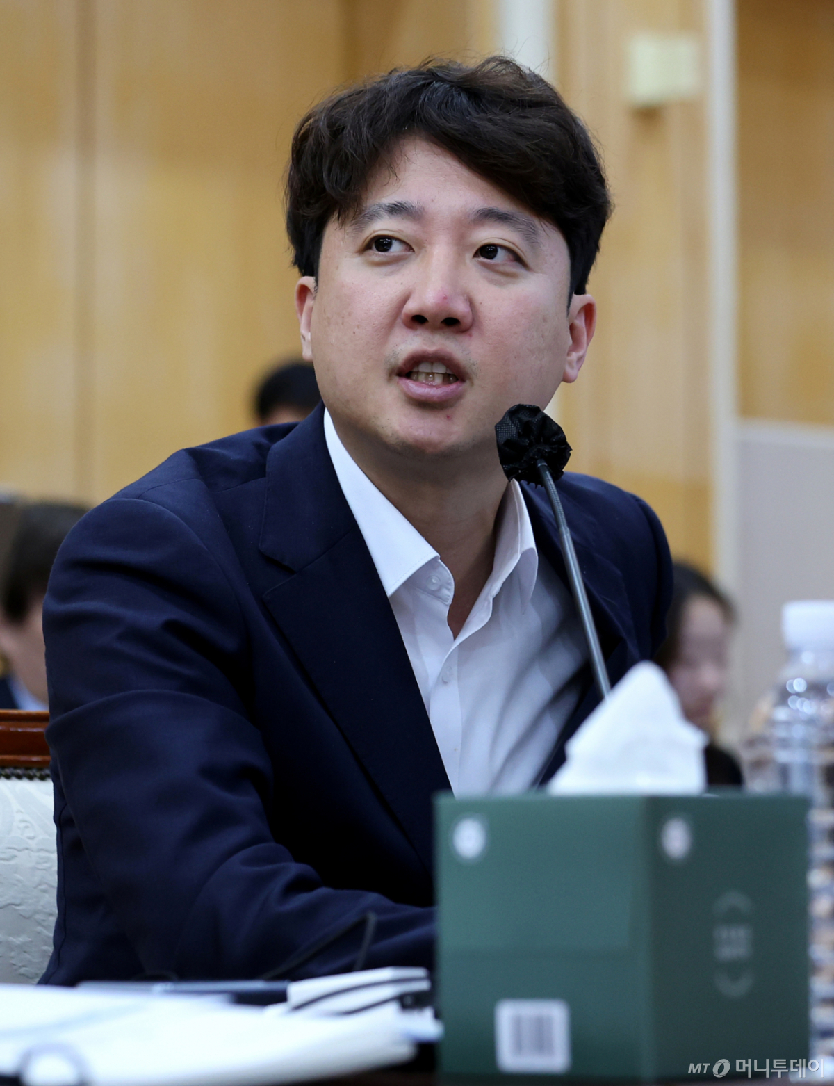 (대구=뉴스1) 공정식 기자 = 이준석 개혁신당(경기 화성시을) 의원이 16일 대구 중구 한국은행 대구경북본부에서 열린 국회 재정경제기획위원회의 동북·동남지방데이터청, 부산·대구지방국세청, 부산·대구본부세관, 한국은행 부산·경남·울산·대구경북·포항본부에 대한 2026년도 국정감사에서 질의하고 있다. 2026.10.16/뉴스1 Copyright © 뉴스1. All rights reserved. 무단 전재 및 재배포, AI학습 이용 금지. /사진=(대구=뉴스1) 공정식 기자