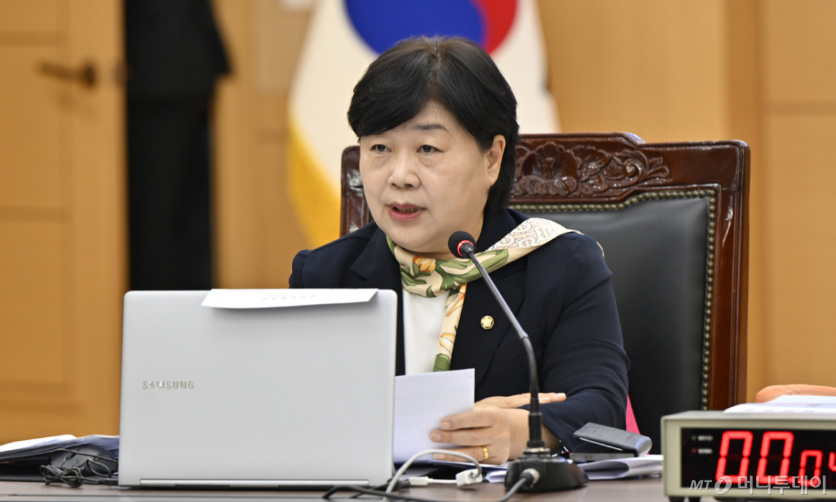 서영교 국회 법제사법위원장이 20일 전남광주 동구 광주고등법원에서 열린 광주고등법원 등에 대한 국정감사 도중 질의하고 있다./사진=뉴시스