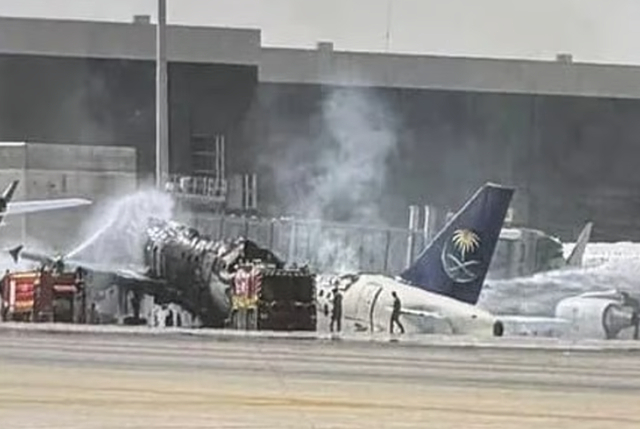 미사일 공격을 받아 피해를 입은 사우디 리야드 공항. /사진=아랍뉴스 캡처