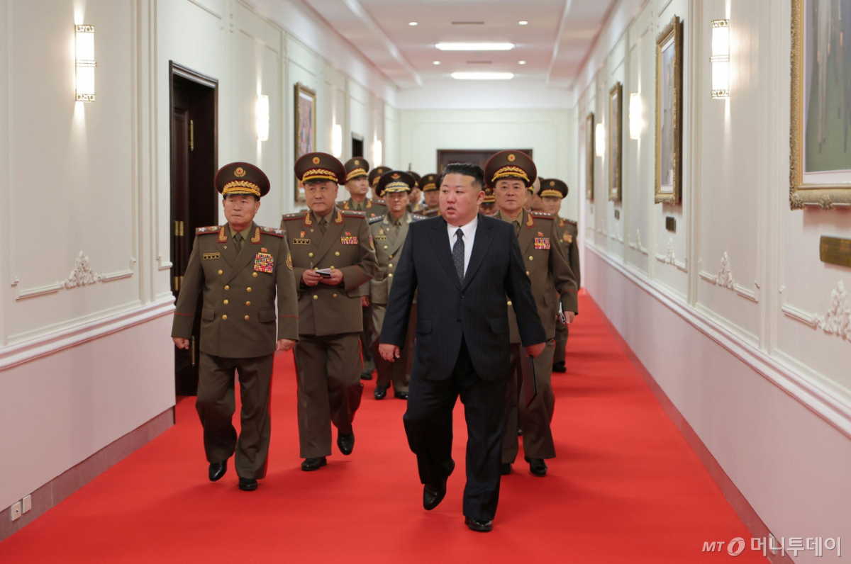 (평양 노동신문=뉴스1) = 북한 노동당 기관지 노동신문은 24일 "조선인민군 제3차 중대장대회가 10월 22일과 23일 수도 평양에서 진행됐다"고 보도했다. 대회에는 김정은 노동당 총비서가 직접 참석해 주재했다.    [국내에서만 사용가능. 재배포 금지. DB 금지. For Use Only in the Republic of Korea. Redistribution Prohibited]  rodongphoto@news1.kr  Copyright © 뉴스1. All rights reserved. 무단 전재 및 재배포,  AI학습 이용 금지. /사진=(평양 노동신문=뉴스1)