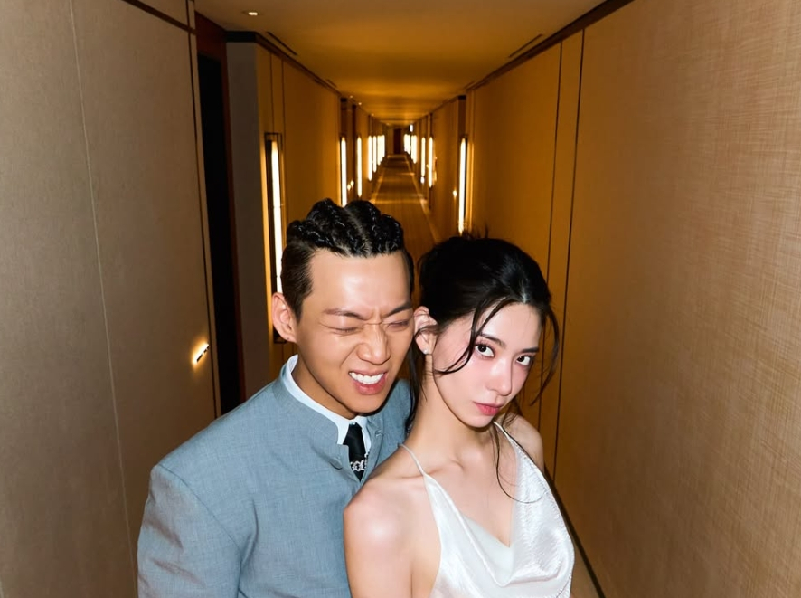 Rapper Yang Hong-won has been embroiled in affair suspicions just five days after his wedding, amid reports that he and his wife, model Won Hyeon-ju, have unfollowed each other on social media. With all of Won Hyeon-ju's social media posts also disappearing, attention is turning to the state of their relationship. /Photo=Screenshot from social media