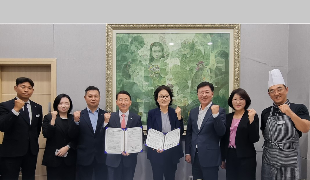 외국인 유학생 '지역 취업·정착'을 위해 홀리데이 인 호텔 인 광주 업무 협약 체결했다./사진제공=동신대학교