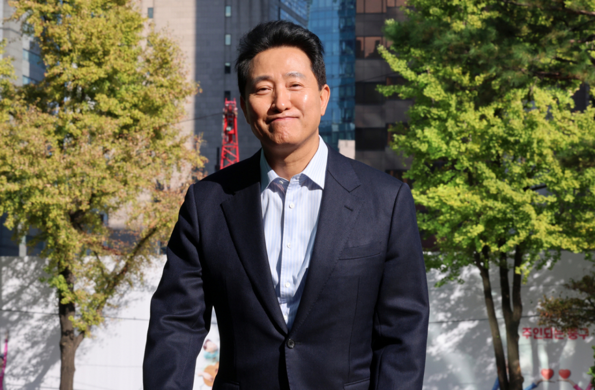 (서울=뉴스1) 박세연 기자 = '여론조사비 대납' 의혹으로 기소돼 2심에서 무죄를 선고 받은 오세훈 서울시장이 23일 오후 중구 서울시청으로 향하고 있다. 2026.10.23/뉴스1 Copyright © 뉴스1. All rights reserved. 무단 전재 및 재배포, AI학습 이용 금지. /사진=(서울=뉴스1) 박세연 기자