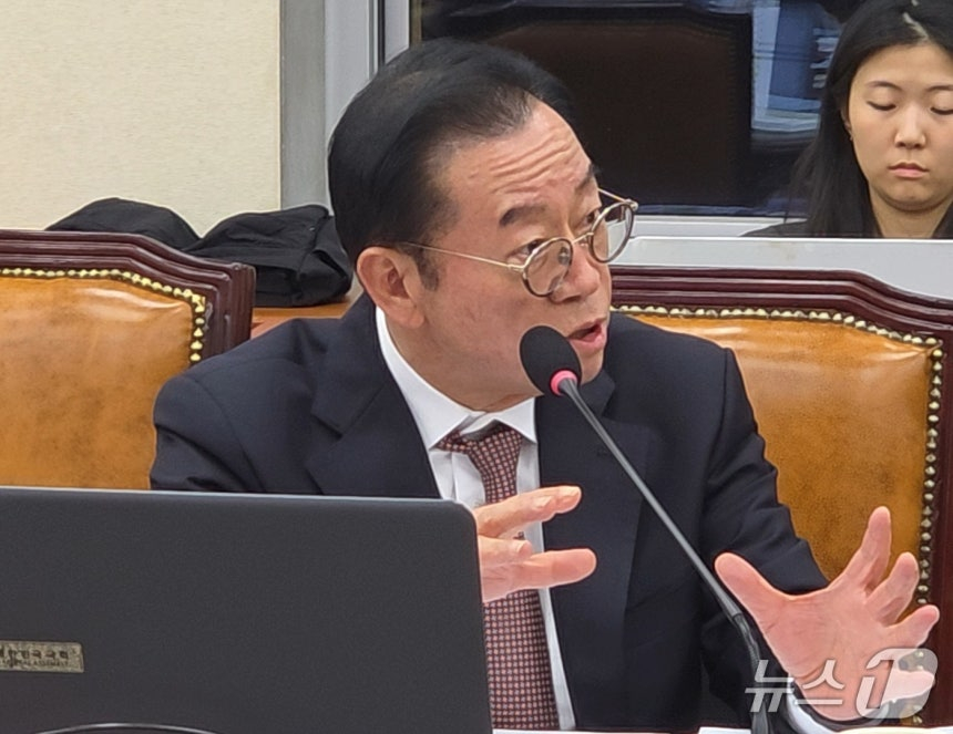 한전을 대상으로 국정감사를 하고 있는 이종배 의원.(의원실 제공. 재판매 및 DB 금지) 2026.10.26/뉴스1
