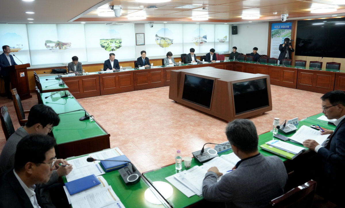 '광주 군 공항 이전 관련 무안 지원사업 TF 2차 회의'를 무안군청에서 개최했다./사진제공=전남광주특별시