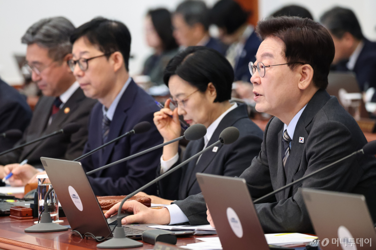 (서울=뉴스1) 이재명 기자 = 이재명 대통령이 27일 청와대에서 열린 국무회의에서 발언을 하고 있다. (청와대통신사진기자단) 2026.10.27/뉴스1 Copyright © 뉴스1. All rights reserved. 무단 전재 및 재배포, AI학습 이용 금지. /사진=(서울=뉴스1) 이재명 기자