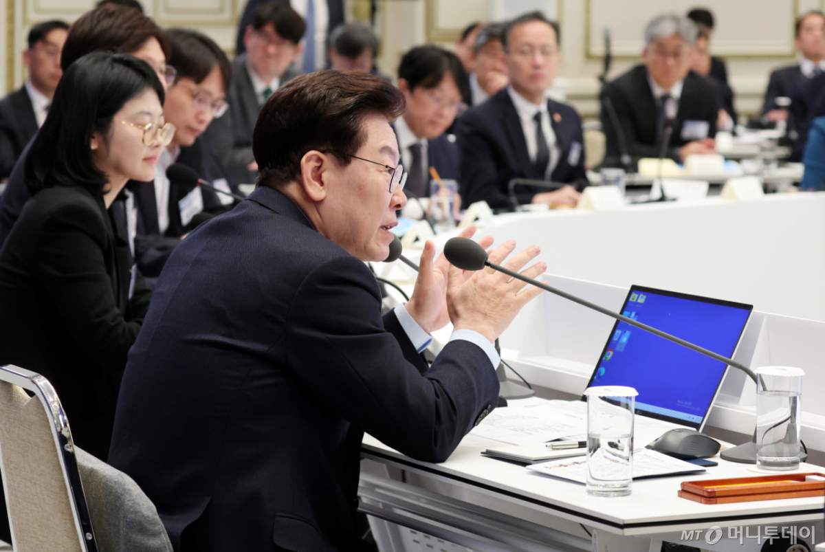 (서울=뉴스1) 이재명 기자 = 이재명 대통령이 23일 청와대 영빈관에서 열린 규제합리화위원회 제2차 전체회의에서 발언하고 있다. 2026.10.23/뉴스1 Copyright © 뉴스1. All rights reserved. 무단 전재 및 재배포, AI학습 이용 금지. /사진=(서울=뉴스1) 이재명 기자