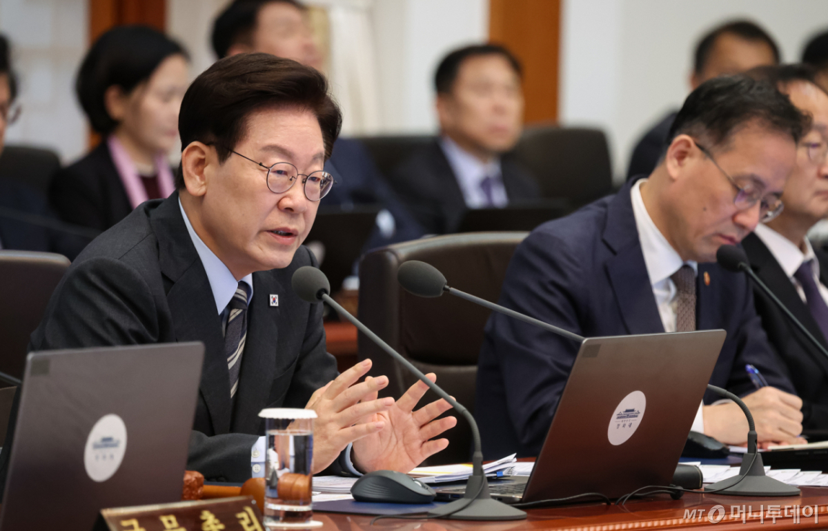 (서울=뉴스1) 이재명 기자 = 이재명 대통령이 27일 청와대에서 열린 국무회의에서 발언을 하고 있다. (청와대통신사진기자단) 2026.10.27/뉴스1 Copyright © 뉴스1. All rights reserved. 무단 전재 및 재배포, AI학습 이용 금지. /사진=(서울=뉴스1) 이재명 기자