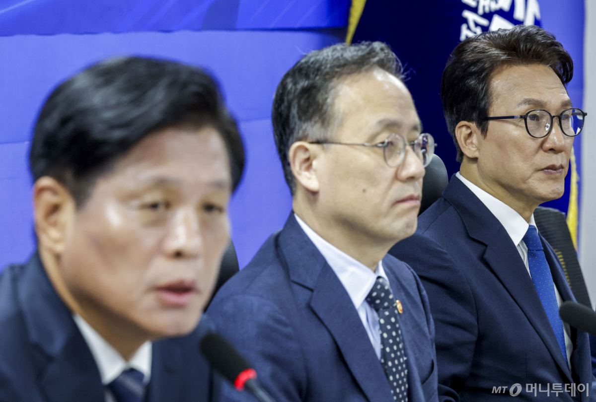 [서울=뉴시스] 정병혁 기자 = 조승래 국회 재정경제기획위원장이 28일 서울 여의도 국회 의원회관에서 열린 가상자산 과세 당정협의회에서 발언하고 있다. 2026.10.28.사진=정병혁