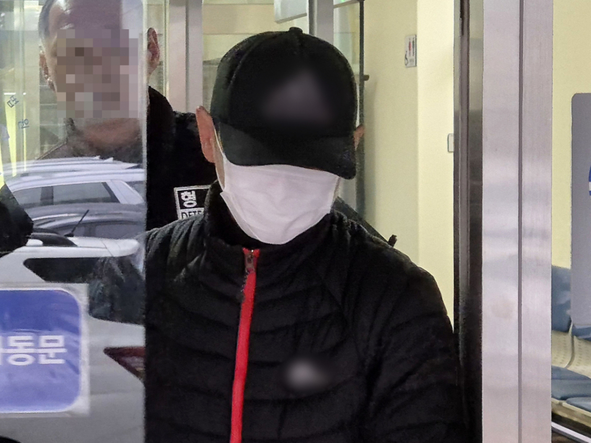 A씨가 지난해 12월 16일 경기 의정부지법에서 구속 전 피의자 심문(영장실질심사)을 마치고 나서던 모습./사진=뉴스1