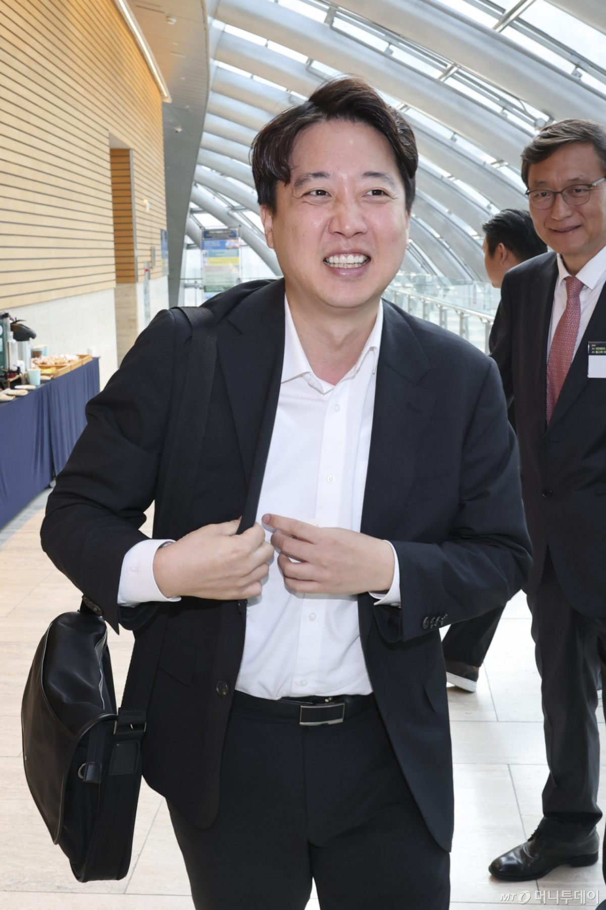 이준석 개혁신당 전 대표가 30일 서울 여의도 한국경제인협회 컨퍼런스센터에서 'AI 대전환의 시대, AI 풀스택 대한민국의 도약'을 주제로 열린 시대포럼에 참석하고 있다. /사진=조현호 기자 /사진=조현호