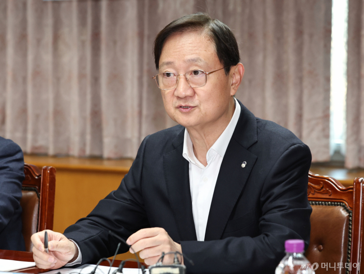 (서울=뉴스1) 이종수 기자 = 이찬진 금융감독원장이 28일 오전 서울 영등포구 금융감독원에서 열린 8대 은행지주 이사회 의장 조찬 간담회에서 발언하고 있다. 2026.10.28/뉴스1 Copyright © 뉴스1. All rights reserved. 무단 전재 및 재배포, AI학습 이용 금지. /사진=(서울=뉴스1) 이종수 기자