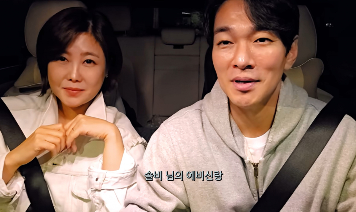내년 4월 결혼을 깜짝 발표한 가수 겸 화가 솔비와 배우 이규한이 처음으로 유튜브에 동반 출연한 모습/사진=솔비 유튜브 채널 갈무리