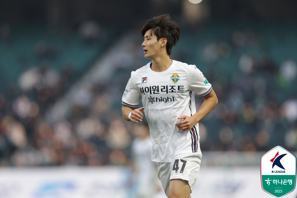 강원FC 수비수 신민하. /사진=한국프로축구연맹 제공