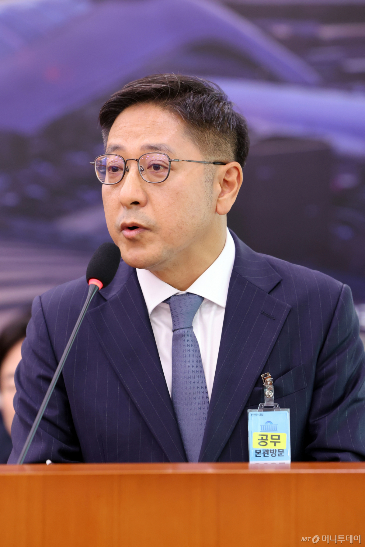 (서울=뉴스1) 황기선 기자 = 조인철 BYD코리아 승용부문 대표가 8일 서울 여의도 국회 국토교통위원회에서 열린 한국도로공사 등에 대한 국정감사에서 증인으로 출석, 의원 질의에 답하고 있다.   2026.10.8/뉴스1  Copyright © 뉴스1. All rights reserved. 무단 전재 및 재배포,  AI학습 이용 금지. /사진=(서울=뉴스1) 황기선 기자