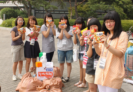 슈주 팬클럽 "오빠들처럼 나누고 싶어요"