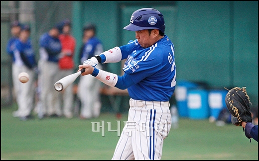 [사진]'타구 집중!'